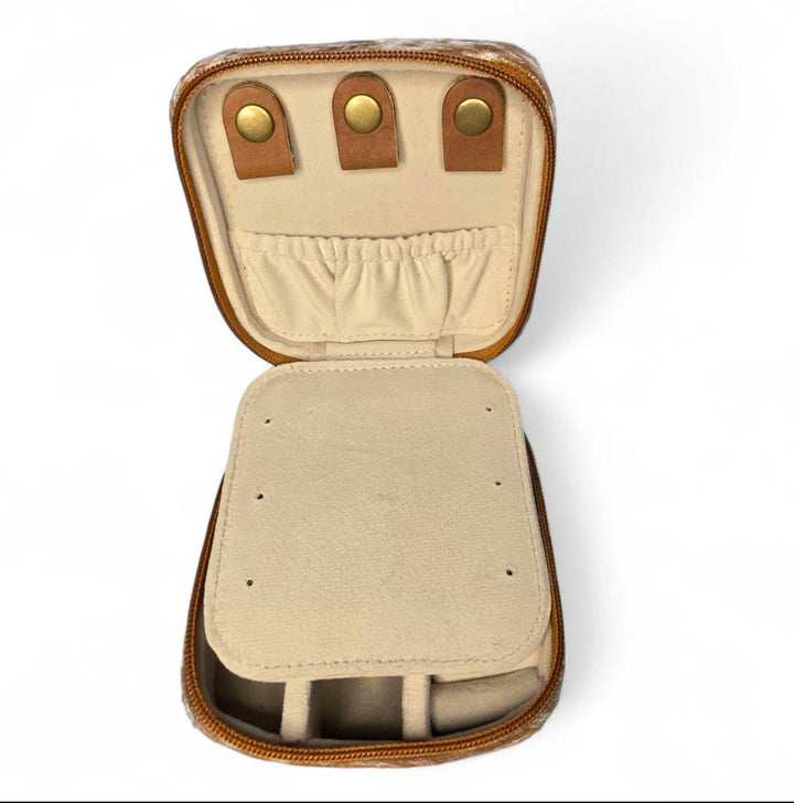 BB Prairie Bloom Case | Tooled Cowhide Leather Jewelry Box with Mirror
